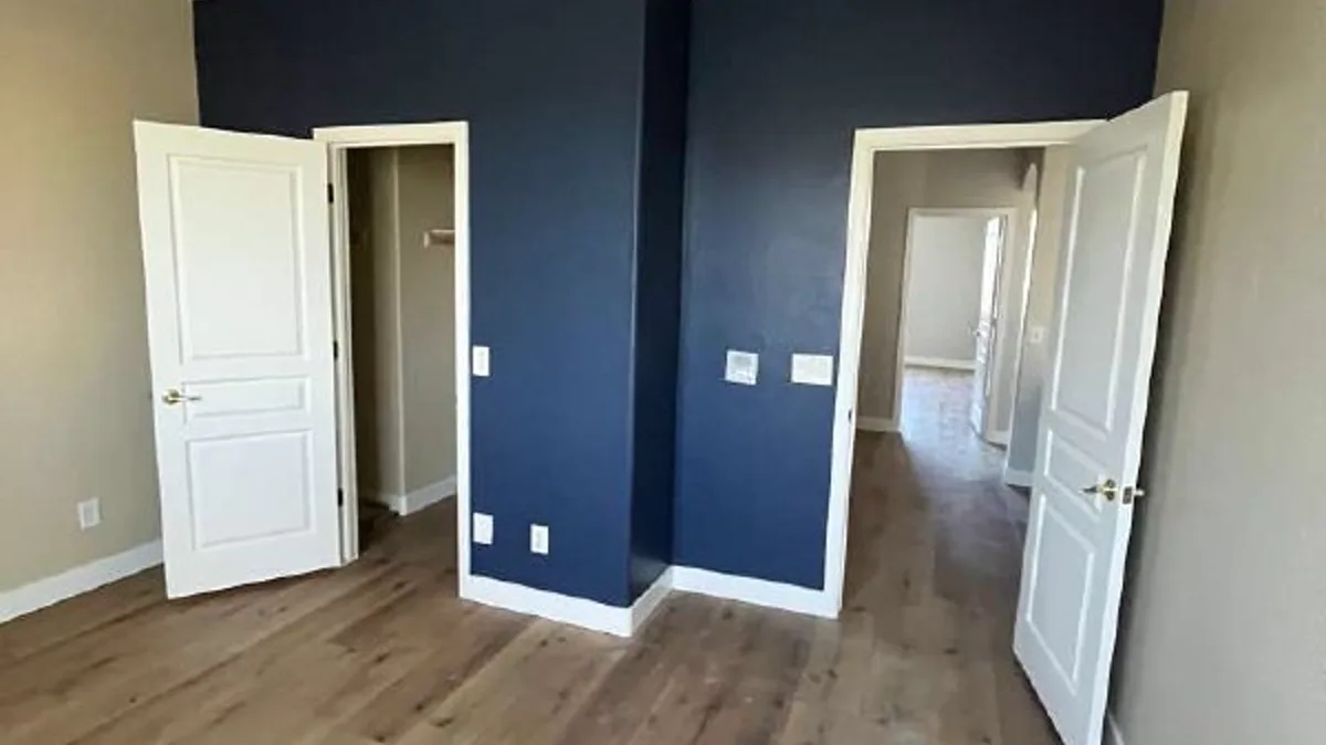 Why Interior Paint Touch-Ups Flash on Mesa Walls and How to Blend Them